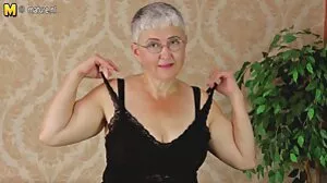 امیٹورا نوجوان تنگ گدی