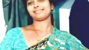 سولو fishnet جرابیں کے ساتھ گلابی گلاس dildo کے