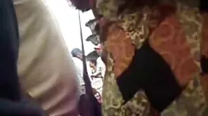 خوبصورت پتلی ماں بھاڑ میں جاؤ کرنے سے محبت کرتا ہے